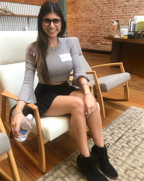 Mia Khalifa Fotos, Galerías fotográficas & Fotos de desnudos